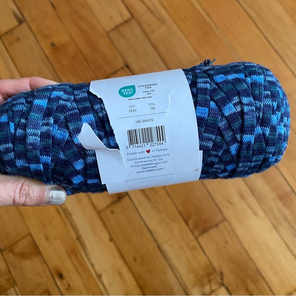 💙 Bundle of 1 Skein and Most of Another Hobbii Friends Ribbon 100% Cotton Yarn - Picture 3 of 3